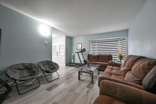 14346 68b Avenue, Surrey, BC V3W8X1 Photo 5