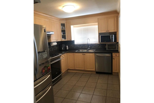 14355 72 Avenue, Surrey, BC V3W2P9 Photo 3