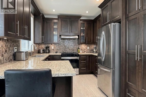 1436 Bewicke Avenue, North Vancouver, BC V7M3B8 Photo 5