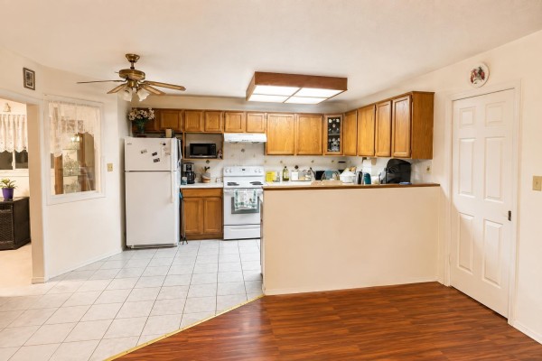 14374 86a Avenue, Surrey, BC V3W0K4 Photo 5