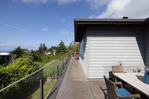 14378 Blackburn Avenue, White Rock, BC V4B3A1 Photo 5
