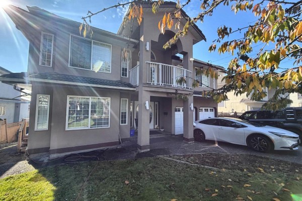 14386 68 Avenue, Surrey, BC V3W2H4 Photo 2