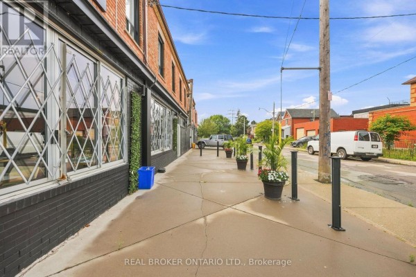 1438a Dufferin Street, Toronto, ON M6H3L1 Photo 5