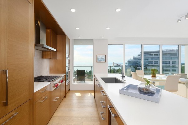 1439 George Street, White Rock, BC V4B0B9 Photo 4