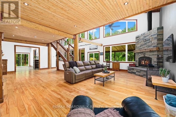 1439 Lacroix Road, Clarence Rockland, ON, photo 3