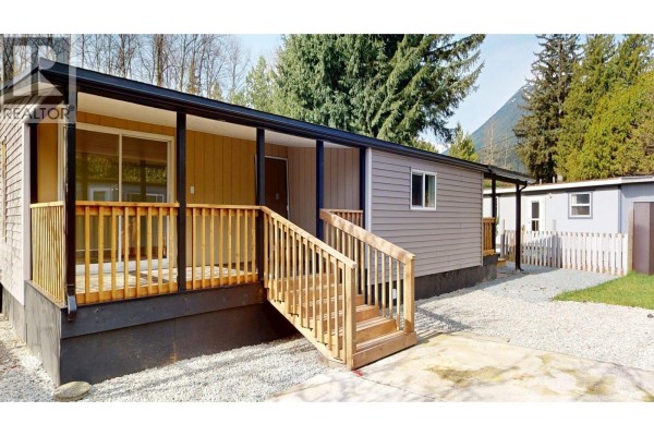 144 1830 Mamquam Road, Squamish, BC V0N1T0 Photo 4