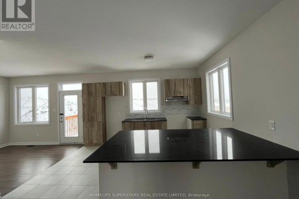 Kitchen - 144 Beebalm Crescent, Ottawa, ON K2J7G6 Photo 3
