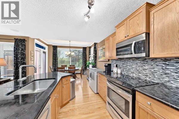 Dining room - 144 Cougarstone Common Sw, Calgary, AB T3H5P5 Photo 4