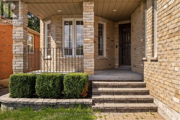 144 Country Lane, Barrie, ON L4N0N1 Photo 3