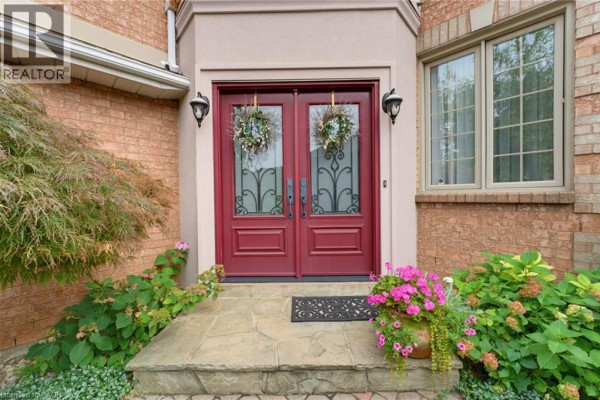 5pc Bathroom - 144 Cove Crescent, Stoney Creek, ON L8E5A2 Photo 3