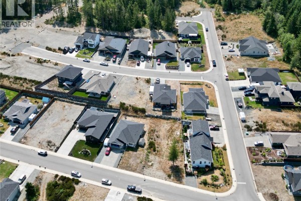 144 Edgewood Dr, Lake Cowichan, BC V0R2G0 Photo 4