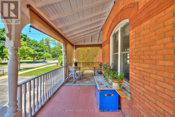 144 Geneva Street, St  Catharines, ON L2R4N8 Photo 2