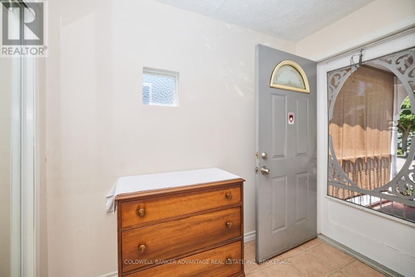 144 Geneva Street, St  Catharines, ON L2R4N8 Photo 4