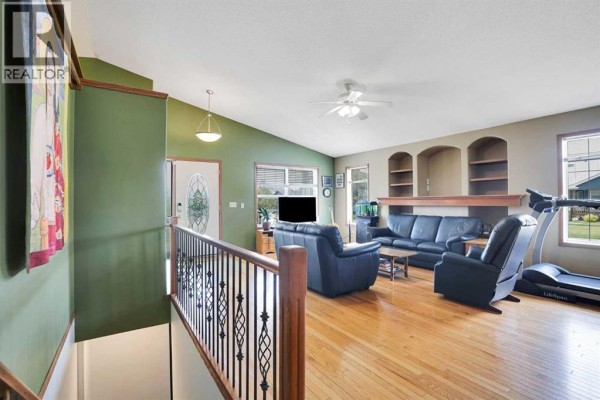 Foyer - 144 Hillcrest Cape, Strathmore, AB T1P0A4 Photo 4