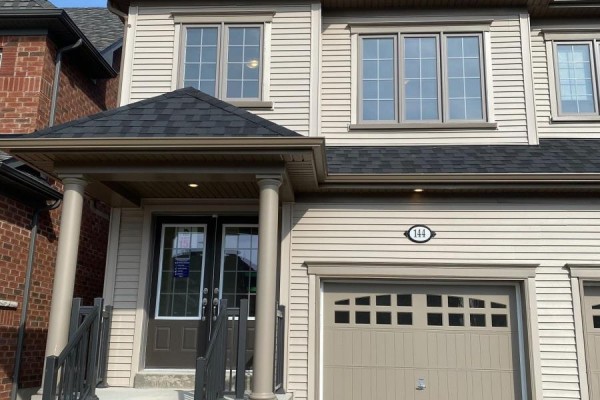 144 Ice Palace Crescent, Oshawa