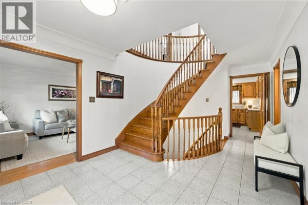 2pc Bathroom - 144 Lovers Lane, Hamilton, ON L9G1G8 Photo 5