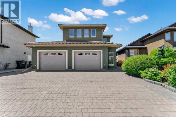 Living room - 144 Sundance Road Sw, Medicine Hat, AB T1B4V9 Photo 3