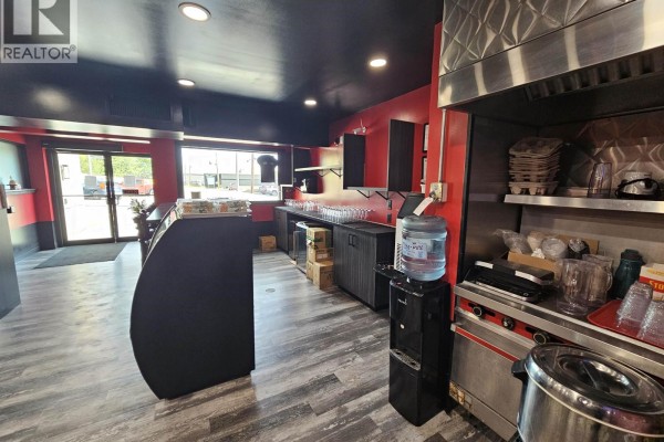 144 W Columbia Street, Vanderhoof, BC V0J3A0 Photo 4