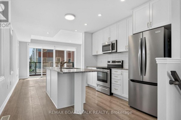Kitchen - 1440 Hemlock Road, Ottawa, ON K1K4B9 Photo 5