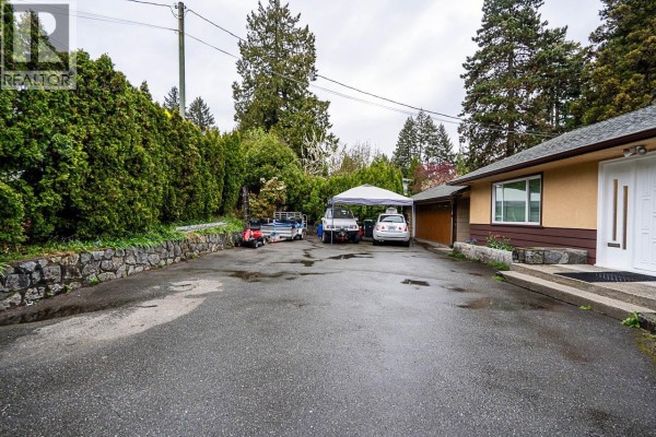 1440 Mountain Highway, North Vancouver, BC V7J2M3 Photo 4