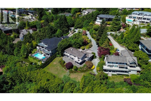 1440 Sandhurst Place, West Vancouver, BC V7S2P3 Photo 3
