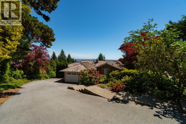 1440 Sandhurst Place, West Vancouver, BC V7S2P3 Photo 5