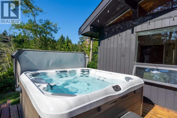 1440 Velvet Road, Gibsons, BC V0N1V5 Photo 2