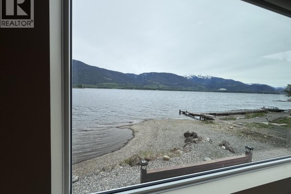 Living room - 1440 Westside Road, Lakelse Lake, BC V8G4B8 Photo 2