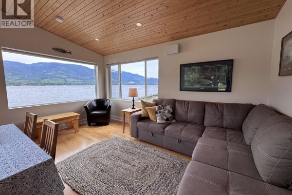 Bedroom 2 - 1440 Westside Road, Lakelse Lake, BC V8G4B8 Photo 3