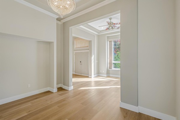 14405 89a Avenue, Surrey, BC V3R1A3 Photo 5