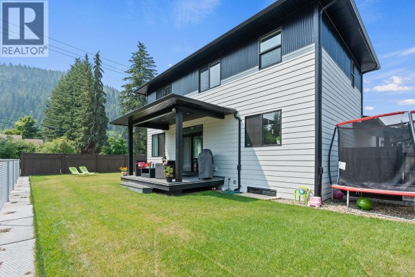 Bedroom - 1441 20 Avenue Se Unit# 1, Salmon Arm, BC V1E2M9 Photo 5