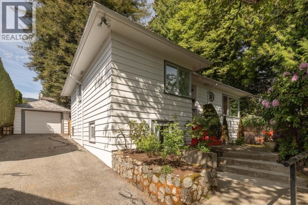 1441 Haywood Avenue, West Vancouver, BC V7T1V5 Photo 2