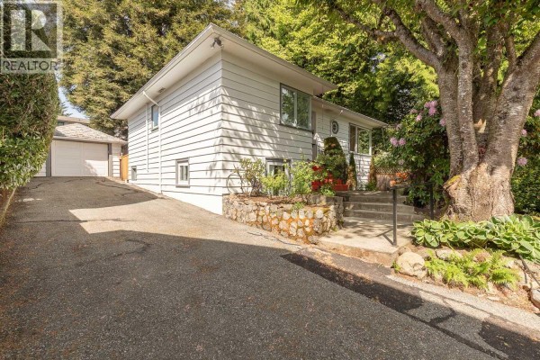 1441 Haywood Avenue, West Vancouver, BC V7T1V5 Photo 3