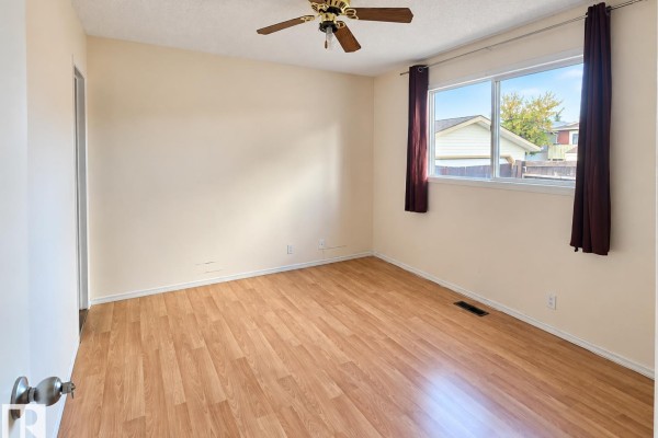 14411 31 St Nw, Edmonton, AB T5Y1Z1 Photo 2