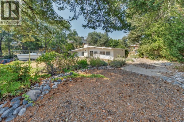 Primary Bedroom - 14416 Fisher Close, Summerland, BC V0H1Z0 Photo 4