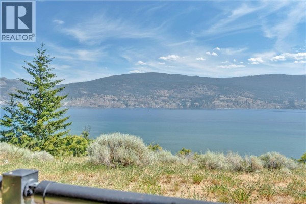 Bedroom - 14419 Downton Avenue Unit# 205, Summerland, BC V0H1Z1 Photo 4