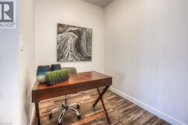 Living room - 1442 Highland Road W Unit# 214, Kitchener, ON N2N0C9 Photo 4