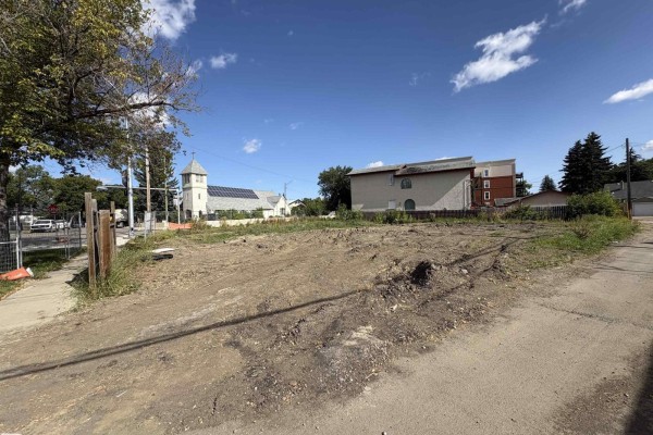 14431 Stony Plain Rd Rd Nw, Edmonton, AB, photo 3