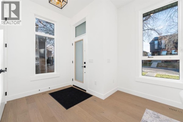 1444 43 Street Sw, Calgary, AB, photo 2