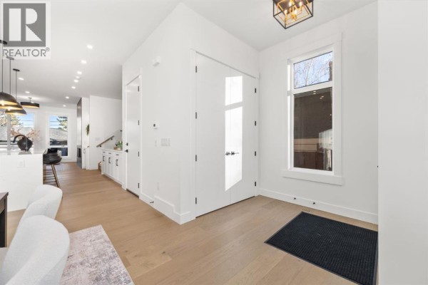 1444 43 Street Sw, Calgary, AB, photo 3