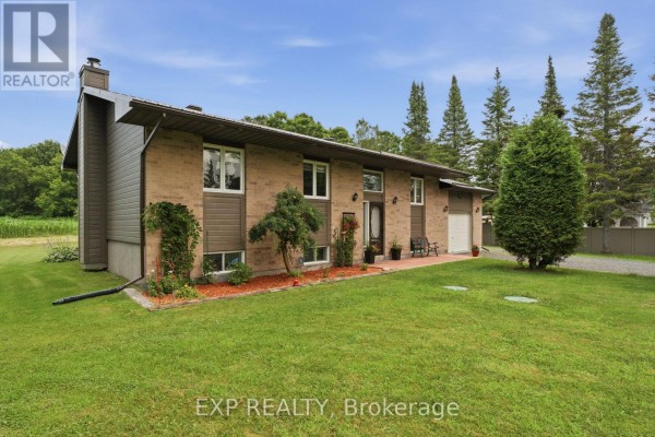 1445 Du Lac Road, Clarence Rockland, ON, photo 2