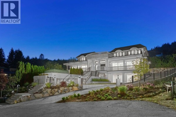1445 Sandhurst Place, West Vancouver, BC V7S2P4 Photo 3