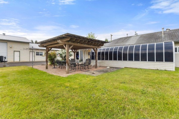 1446 Townline Road, Abbotsford, BC V2T6E1 Photo 2