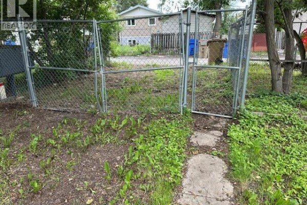 Bedroom - 1447 Elphinstone Street, Regina, SK S4T3M7 Photo 5