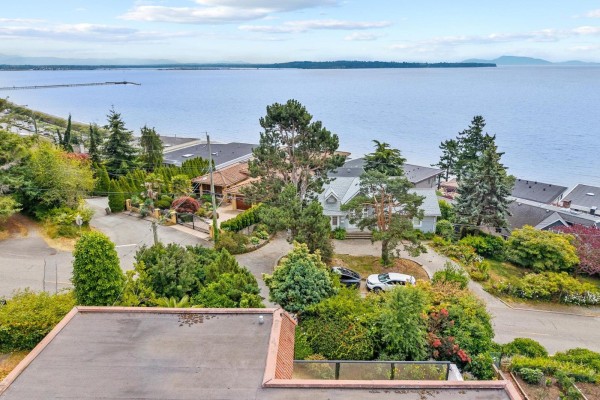14471 Magdalen Crescent, White Rock, BC V4B2W1 Photo 3