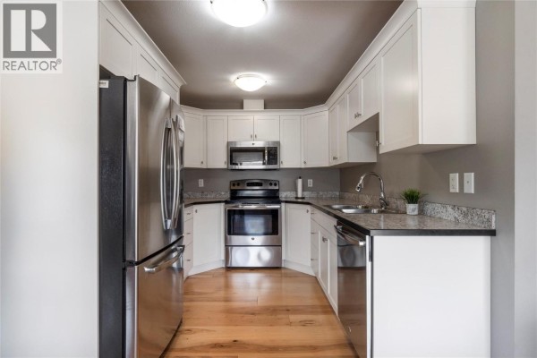 4pc Bathroom - 1449 1 Avenue Ne Unit# 404, Salmon Arm, BC V1E0C4 Photo 2