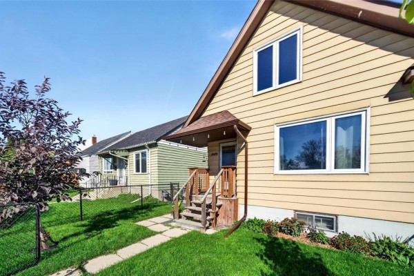 Primary Bedroom - 1449 William Avenue, Winnipeg, MB R3E1A4 Photo 3