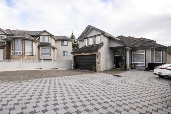 14496 67b Avenue, Surrey, BC V3S0T3 Photo 2