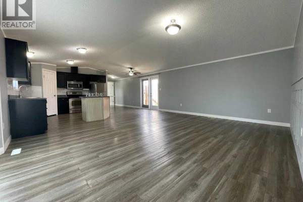 Kitchen - 145, 5308 57 Street, Lloydminster, AB T9V2A3 Photo 2