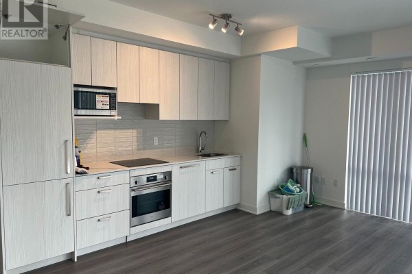 Living room - 145 - 67 Curlew Drive, Toronto, ON M3A0B4 Photo 2